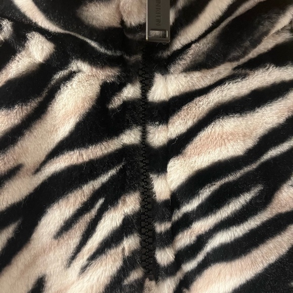 Calvin Klein Performance Pullover - Picture 4 of 5